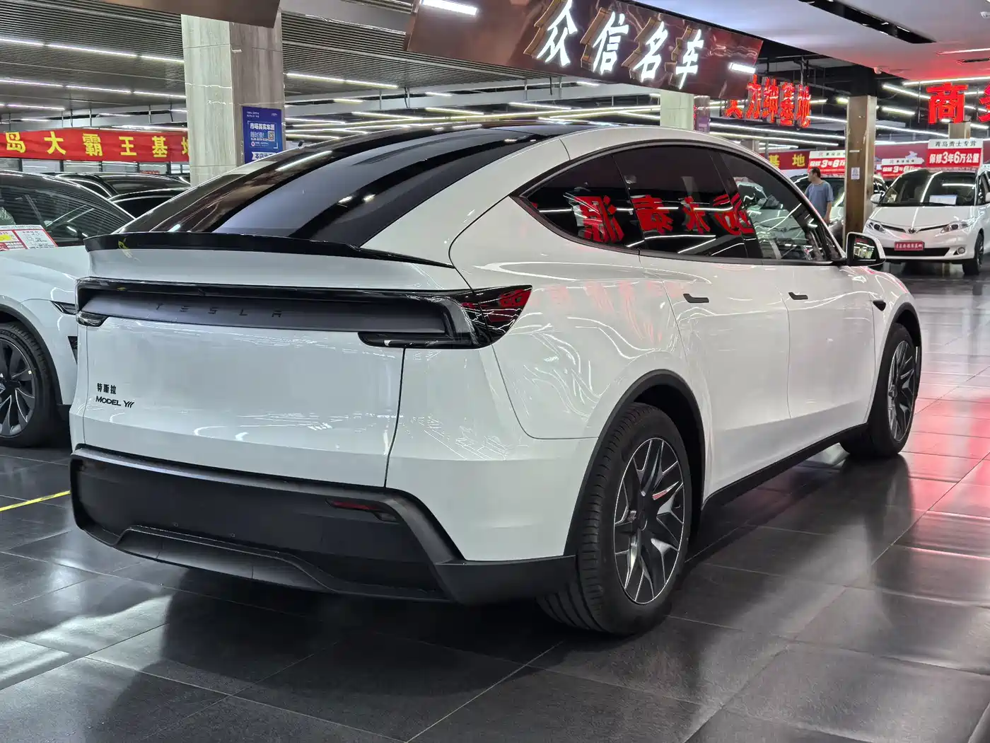 2026 Tesla Model Y L