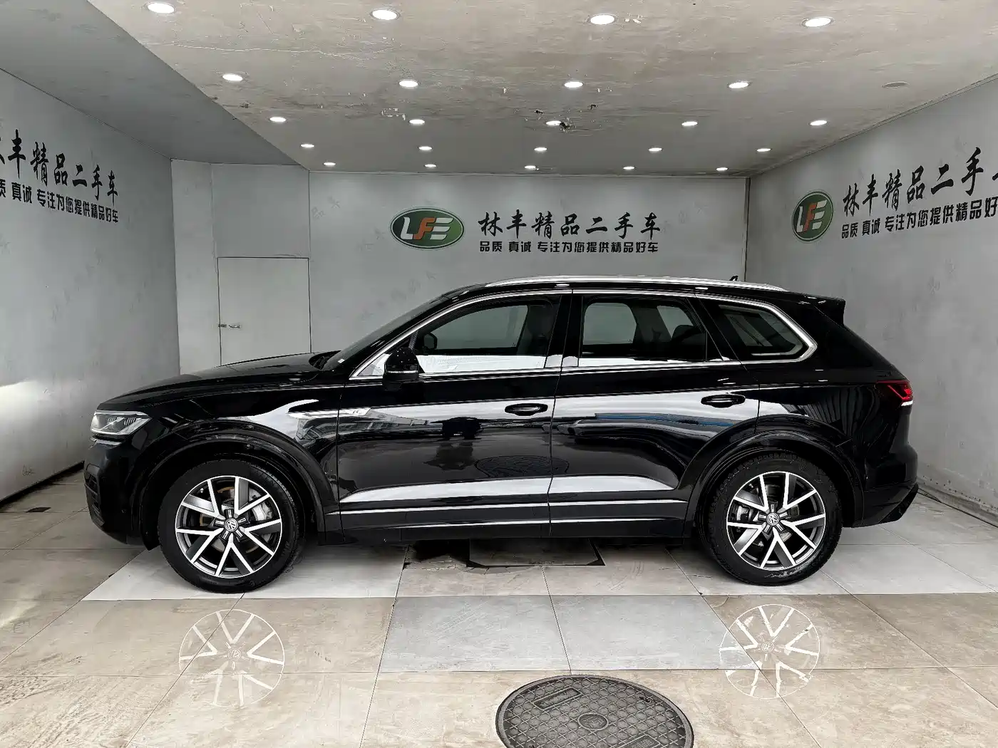 VOLKSWAGEN TOUAREG