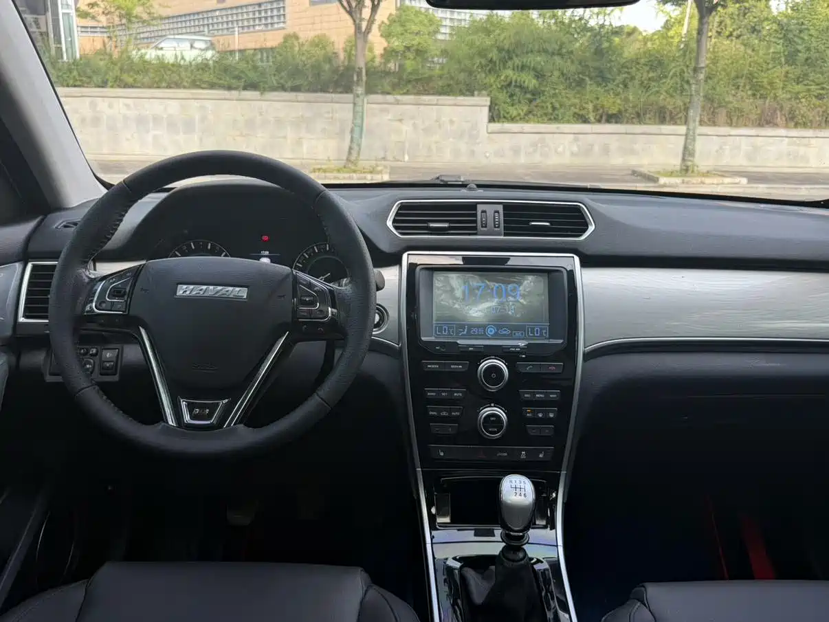 Фото 13 - Haval H2
