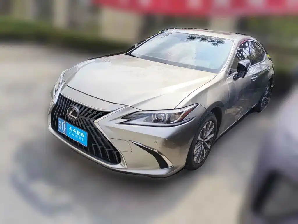 Lexus ES 2022 — пригон из Китая