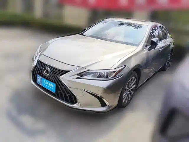 Lexus ES, 2023