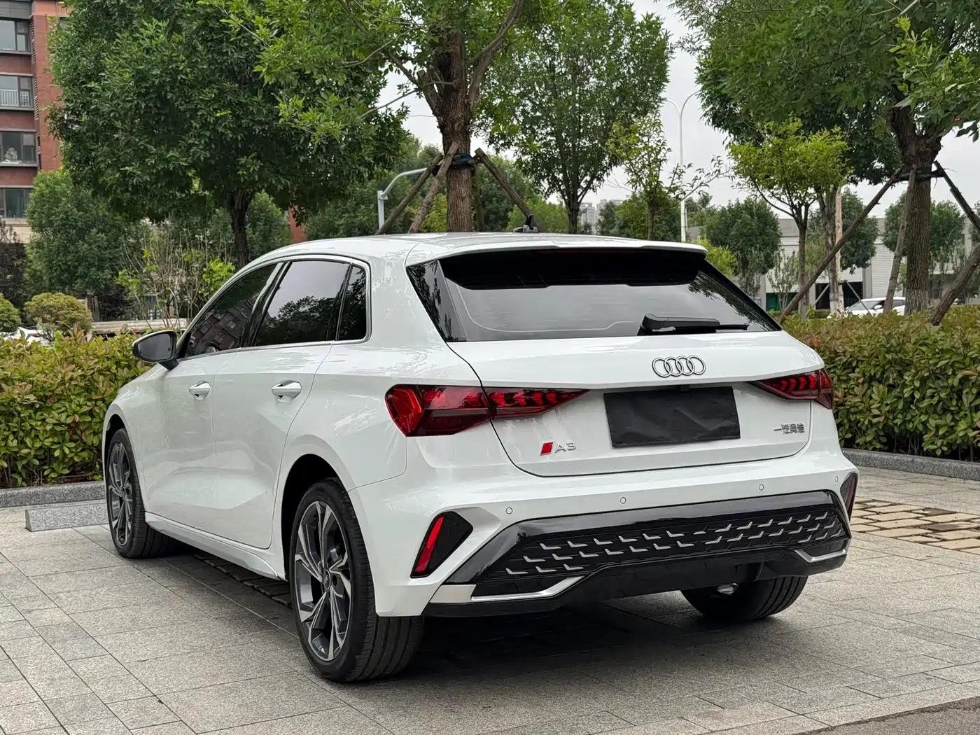 Audi A3 2025 Sportback 35TFSI Flying Premium фото 8