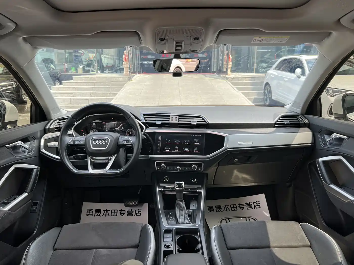 Audi Q3 2022 35 TFSI Fashion Dynamic фото 12