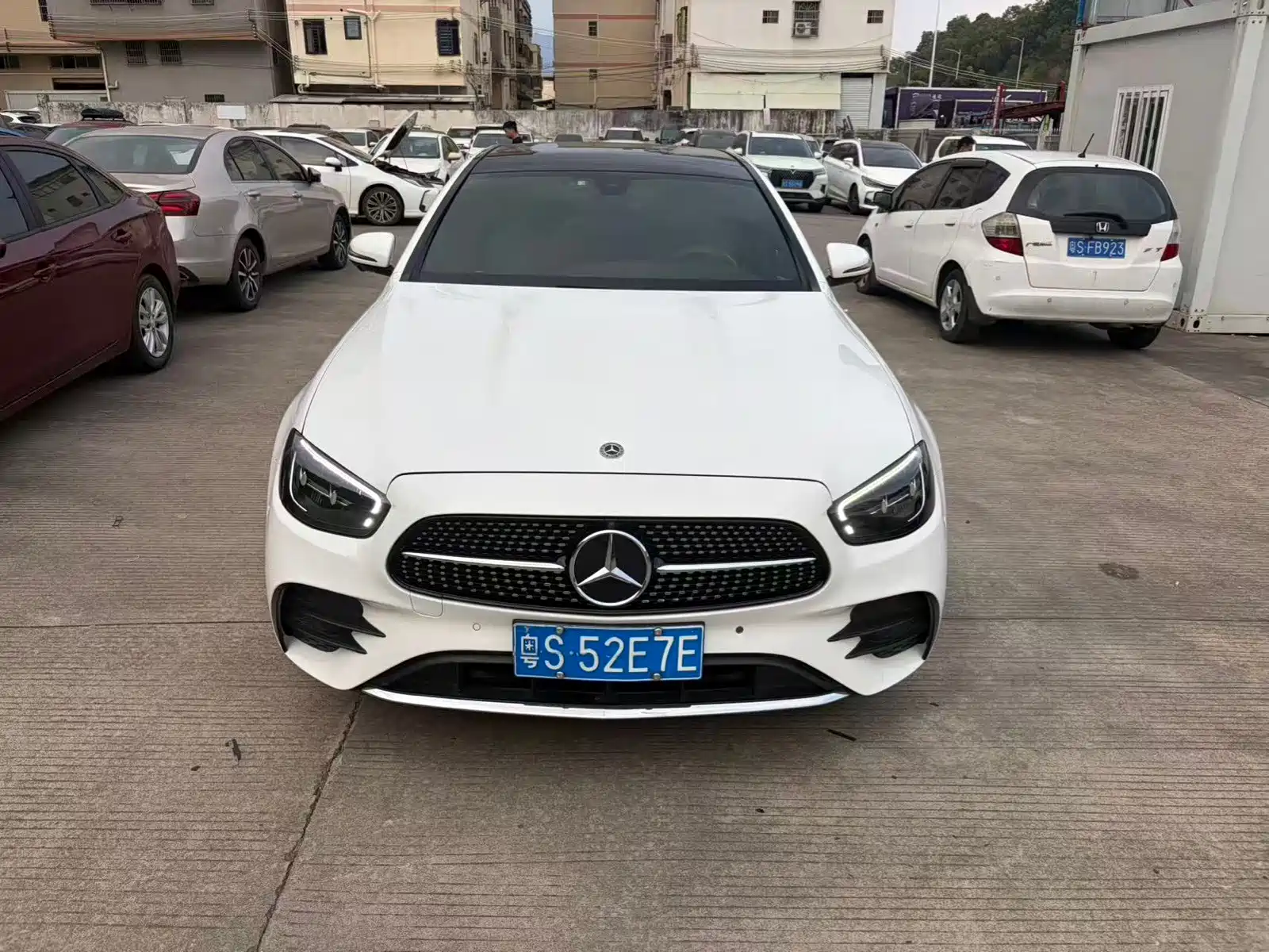 Фото 1 - Mercedes-Benz E-Class