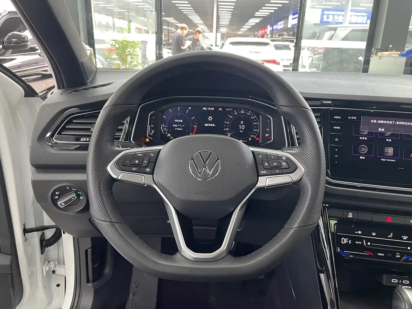 Volkswagen T-ROC 2021 Facelift 280TSI DSG 4WD Luxury Smart Connect Edition фото 9