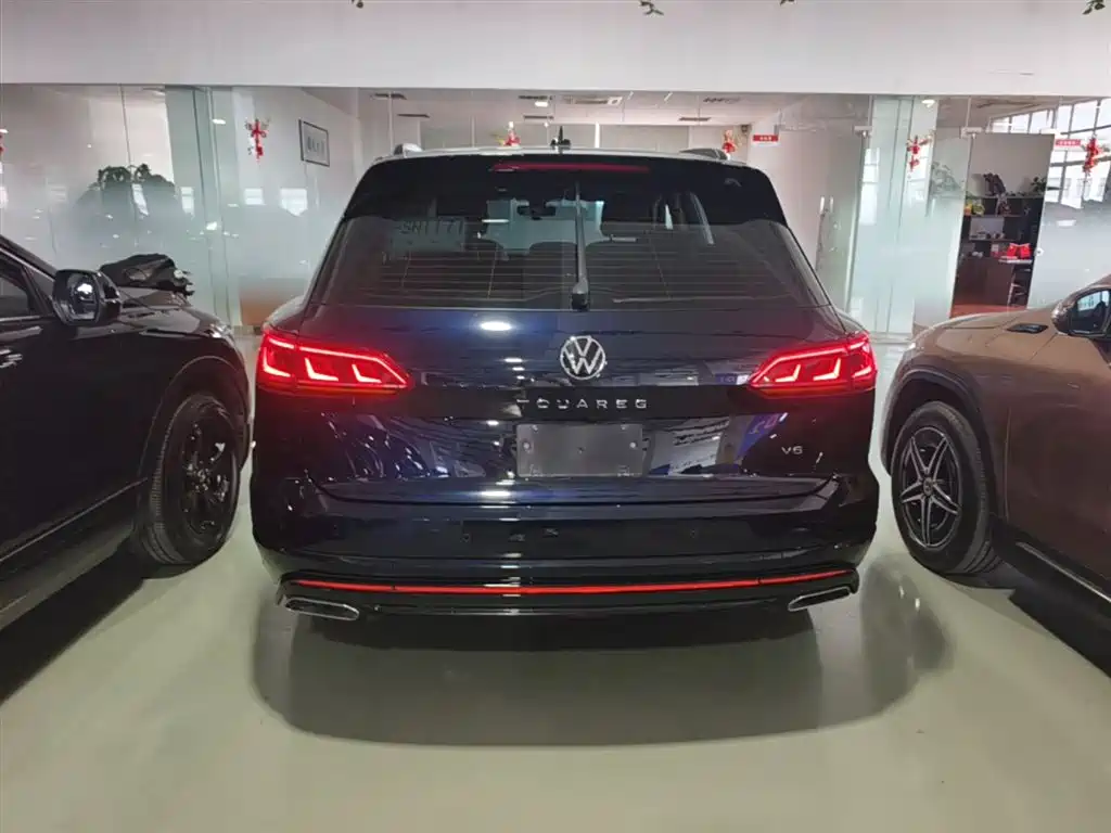 VOLKSWAGEN TOUAREG