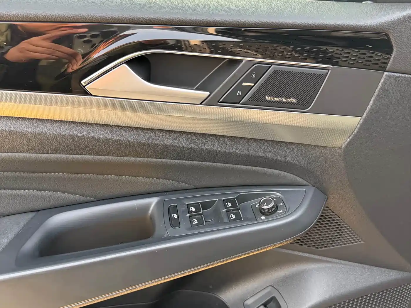 Volkswagen Passat 2022 330TSI Premium Edition фото 20