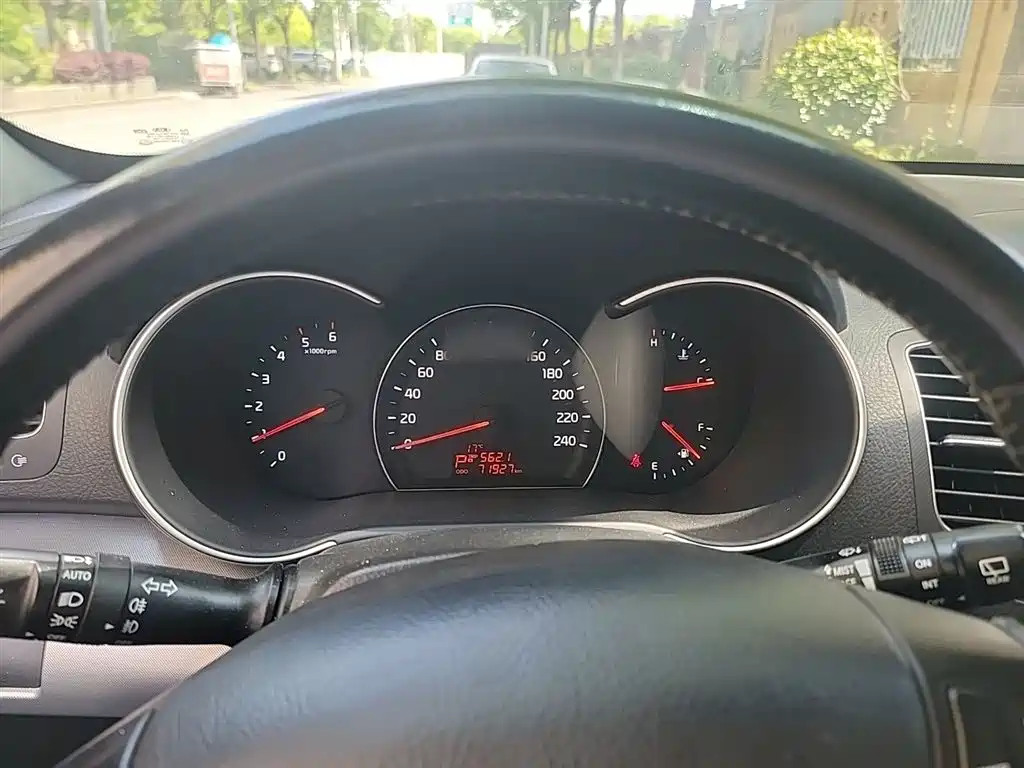 Kia Sorento 2013 2.2T 7-seat Diesel Comfort Edition фото 4