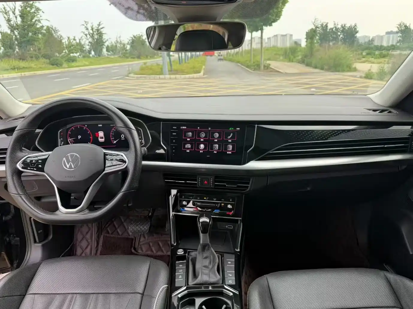 Volkswagen Passat 2022 330TSI Premium Edition фото 6