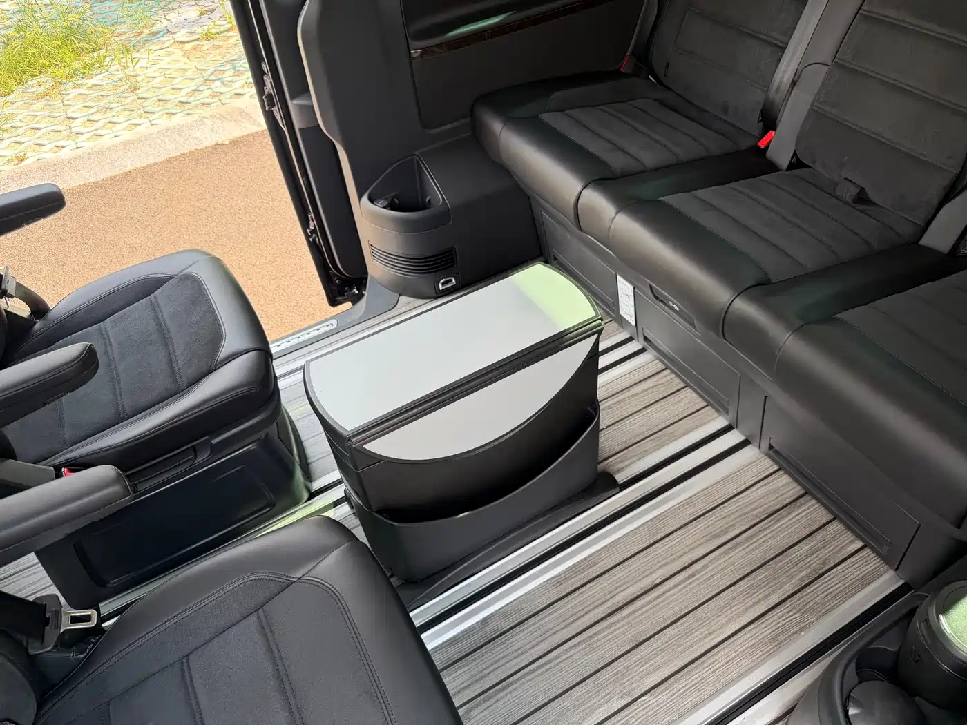Volkswagen Multivan 2019 2018 2.0TSI 4WD Explorer Edition 7-Seater