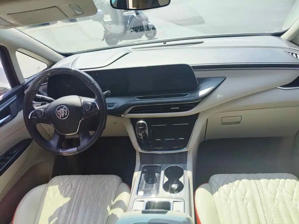 Photo 12 - Buick GL8