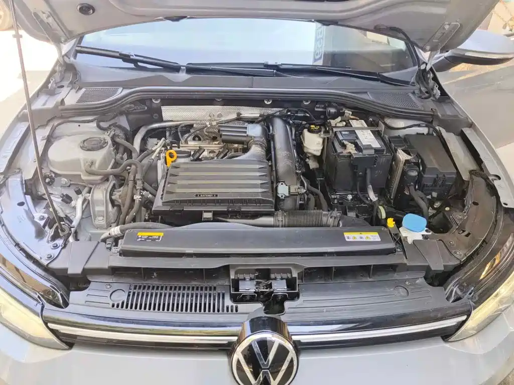 Фото 3 - Volkswagen Golf