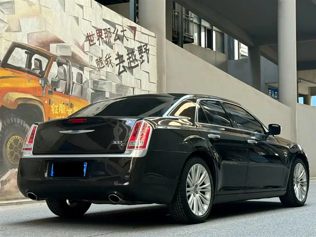 Chrysler 300C (Import) 2013 2013 3.6L Prestige Edition