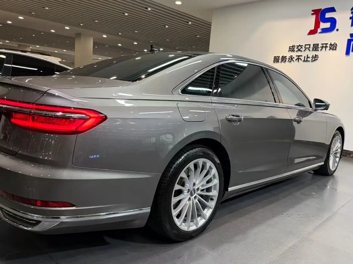 Audi A8 2018 A8L 55 TFSI quattro Launch Elite фото 5