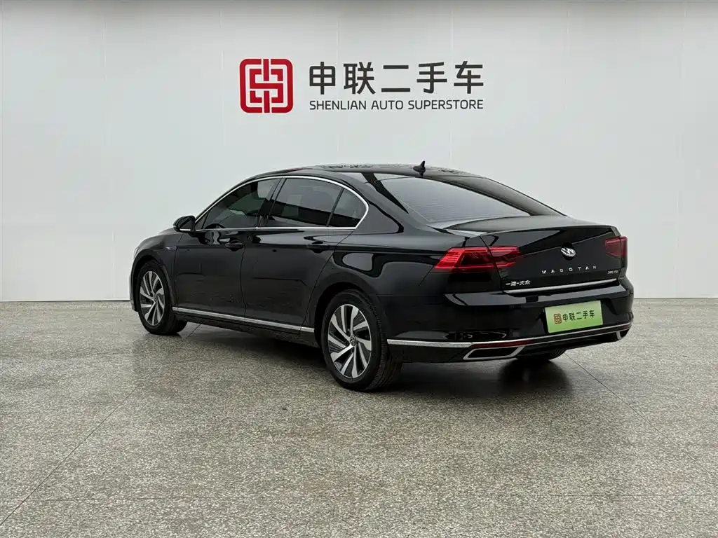 VOLKSWAGEN MAGOTAN GTE PLUG IN HYBRID