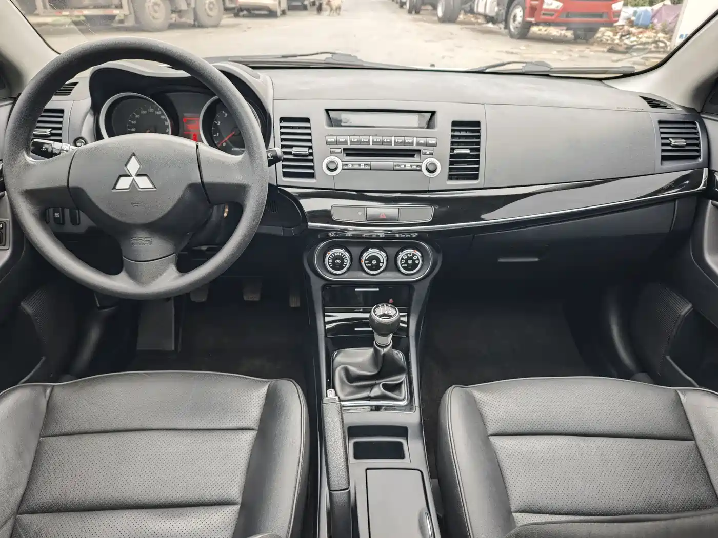 Mitsubishi Lancer EX 2013 ZhiShang Edition 1.8L Manual Luxury фото 6