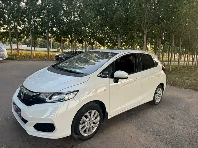 Honda Fit 2020 1.5L CVT Comfort Sunroof Edition