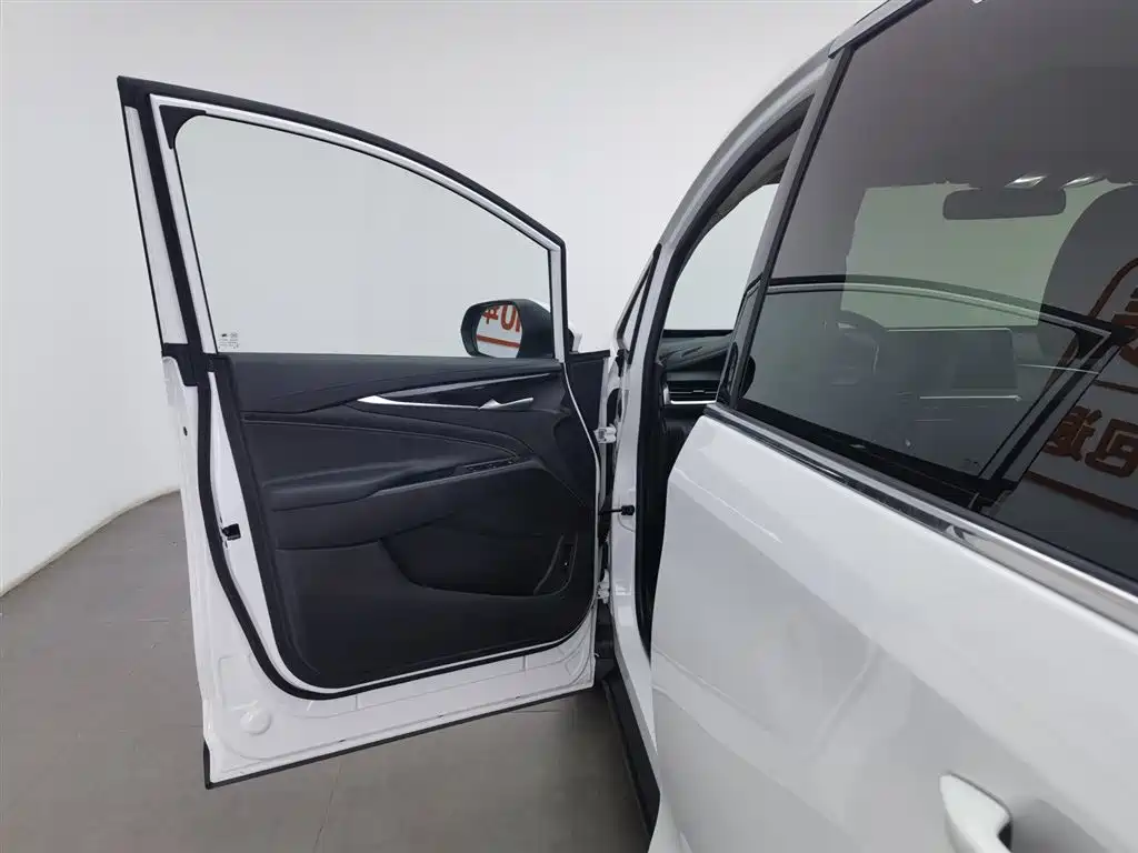 SAIC MAXUS CHASE G50