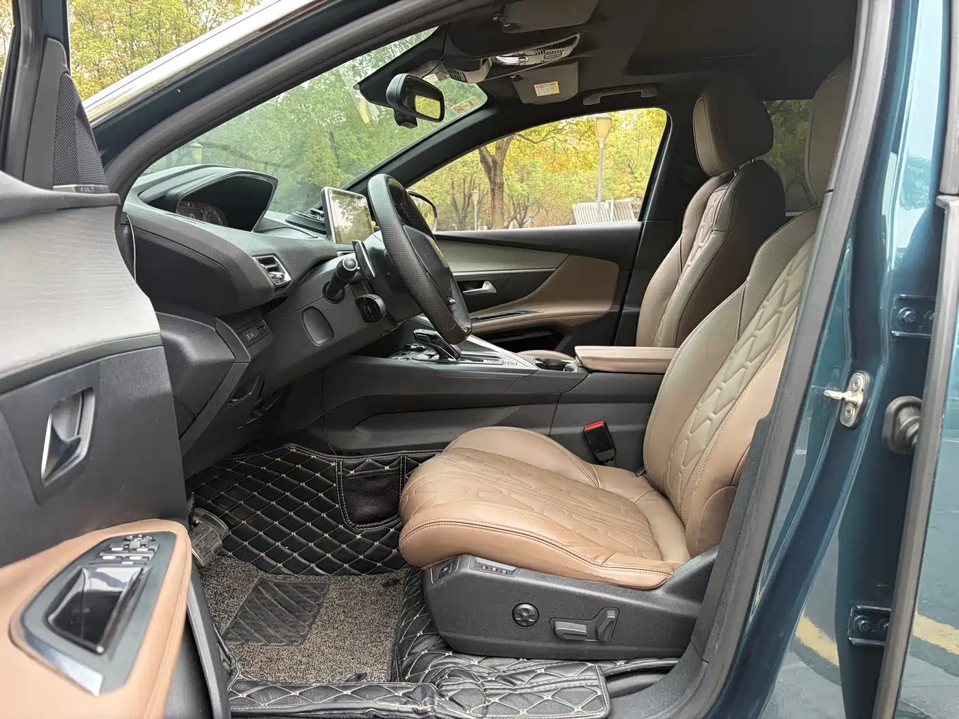 Peugeot 5008 2017 380THP 7-Seater Luxury GT Edition фото 8