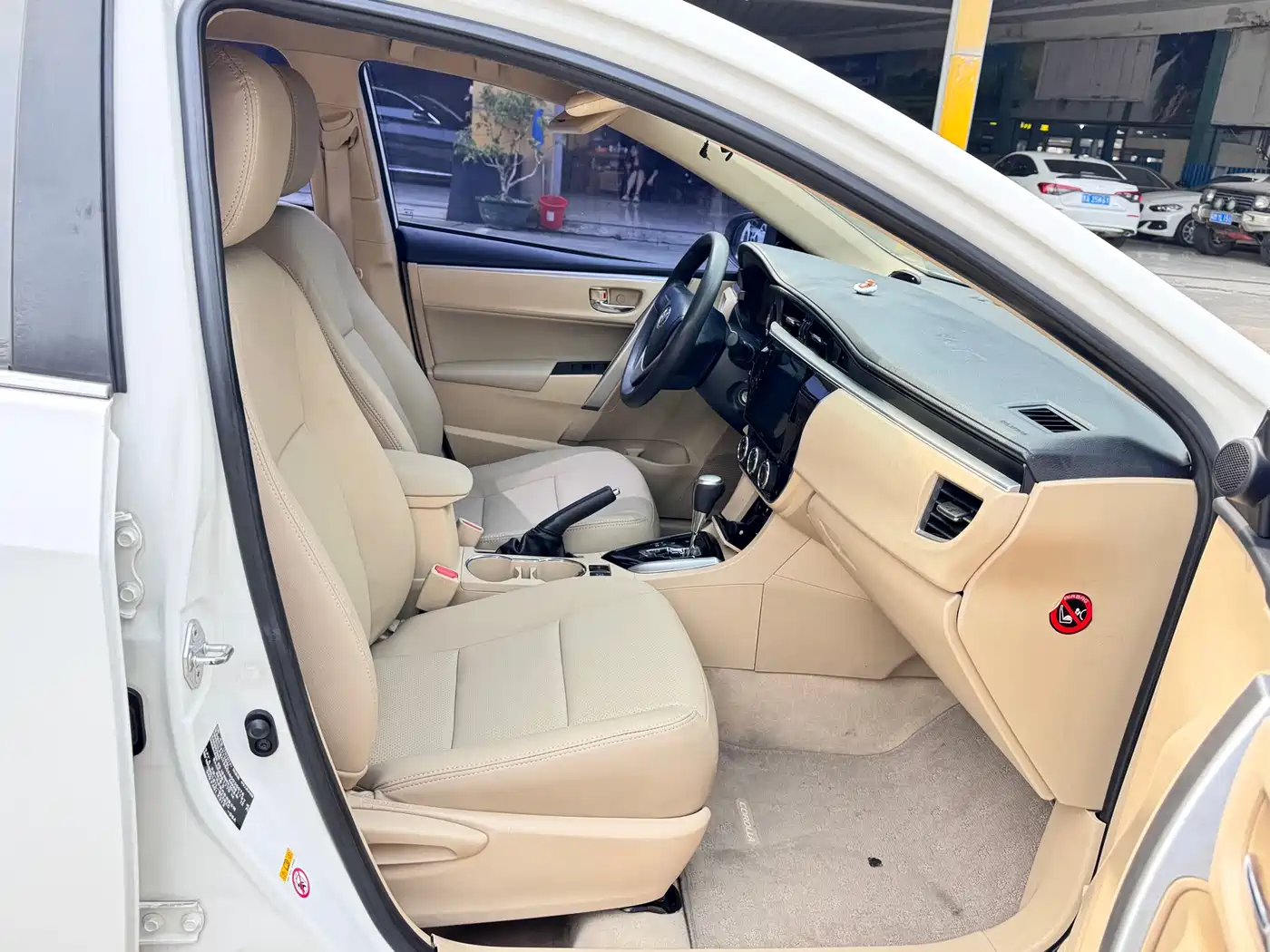 Toyota Corolla 2017 1.2T CVT GL фото 7