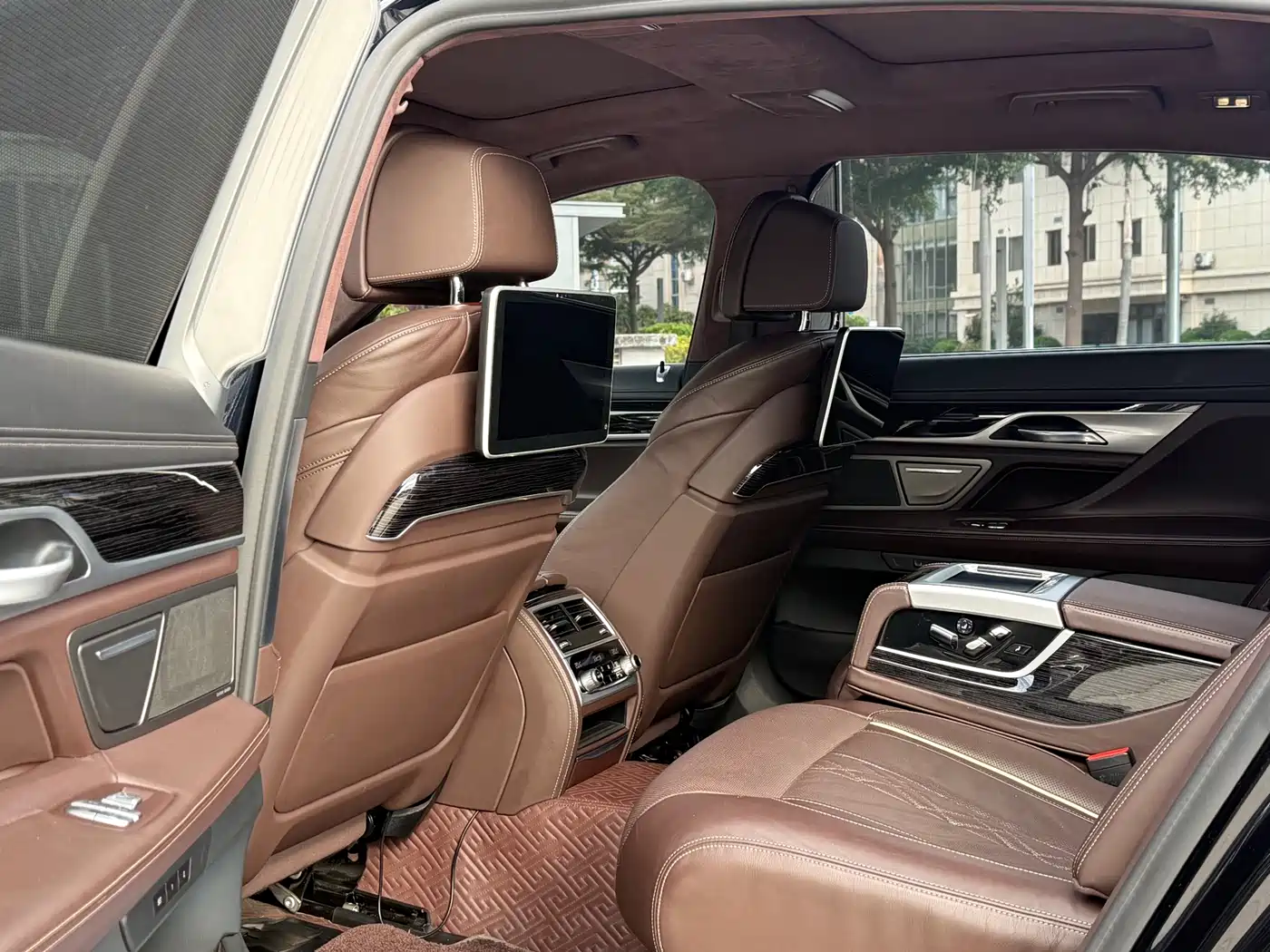 BMW 7 Series 2021 Model 730Li M Sport Package фото 8
