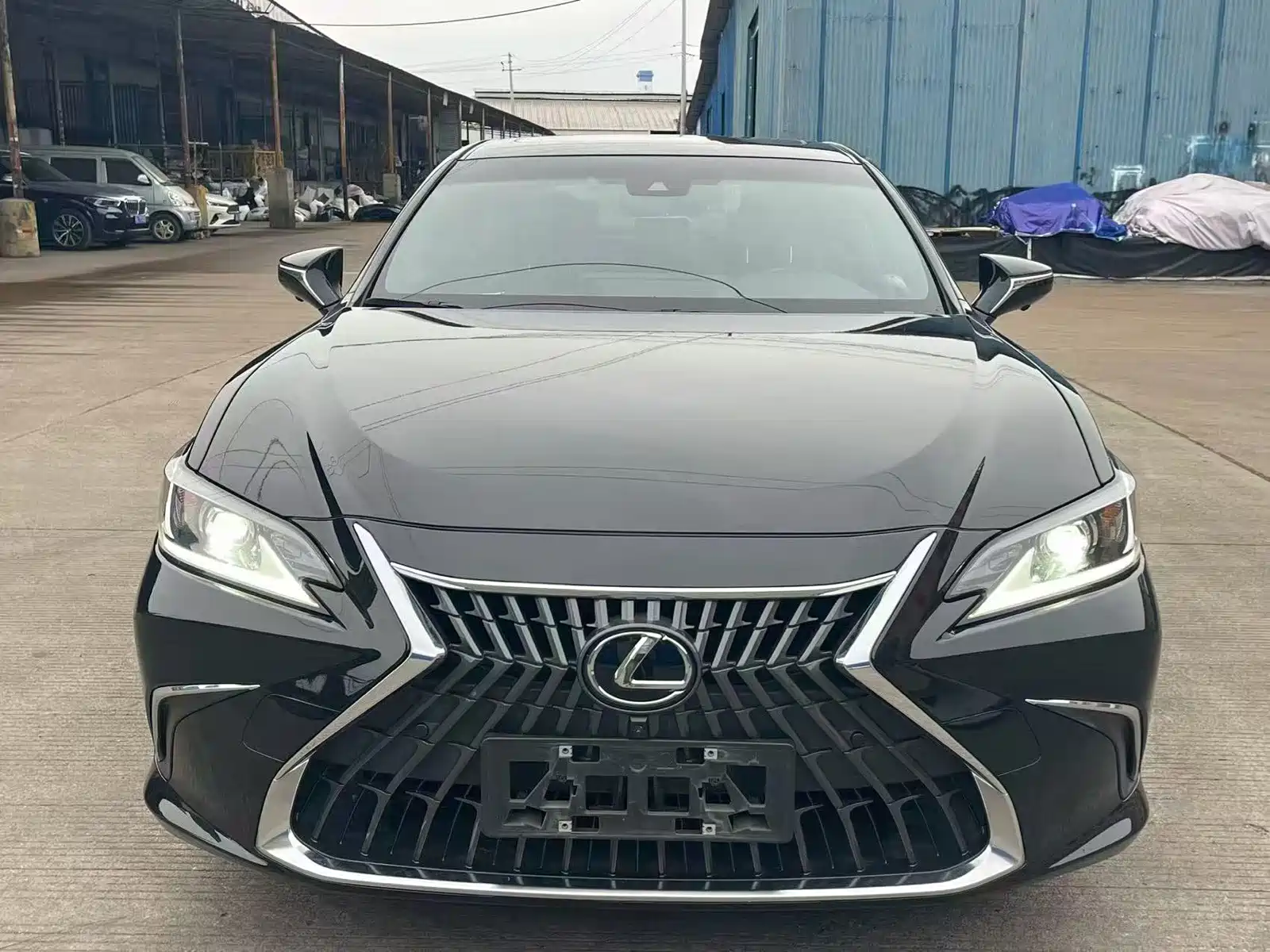 Фото 2 - Lexus ES