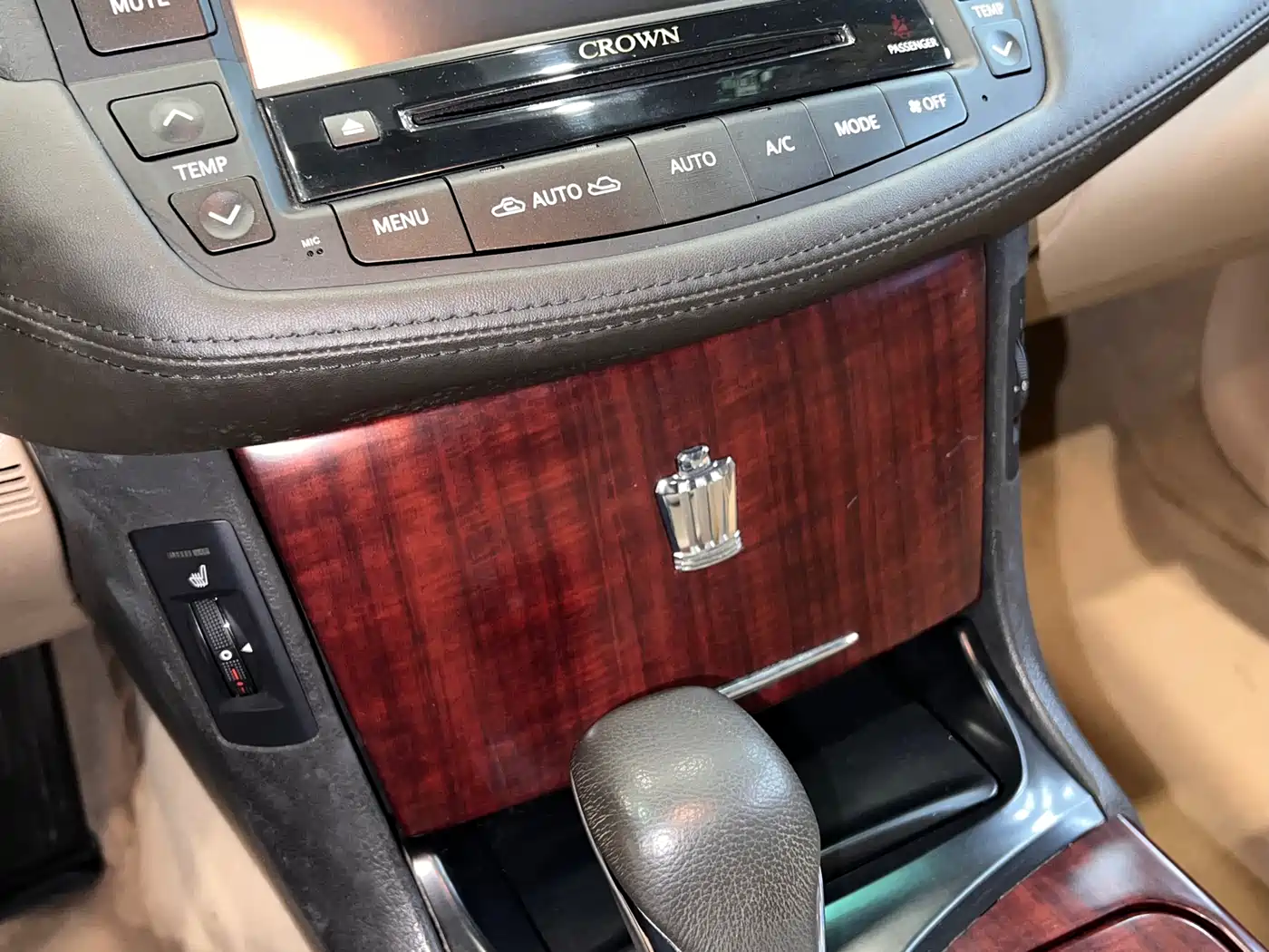 Toyota Crown 2010 2.5L Royal Leather Sunroof Navigation фото 13