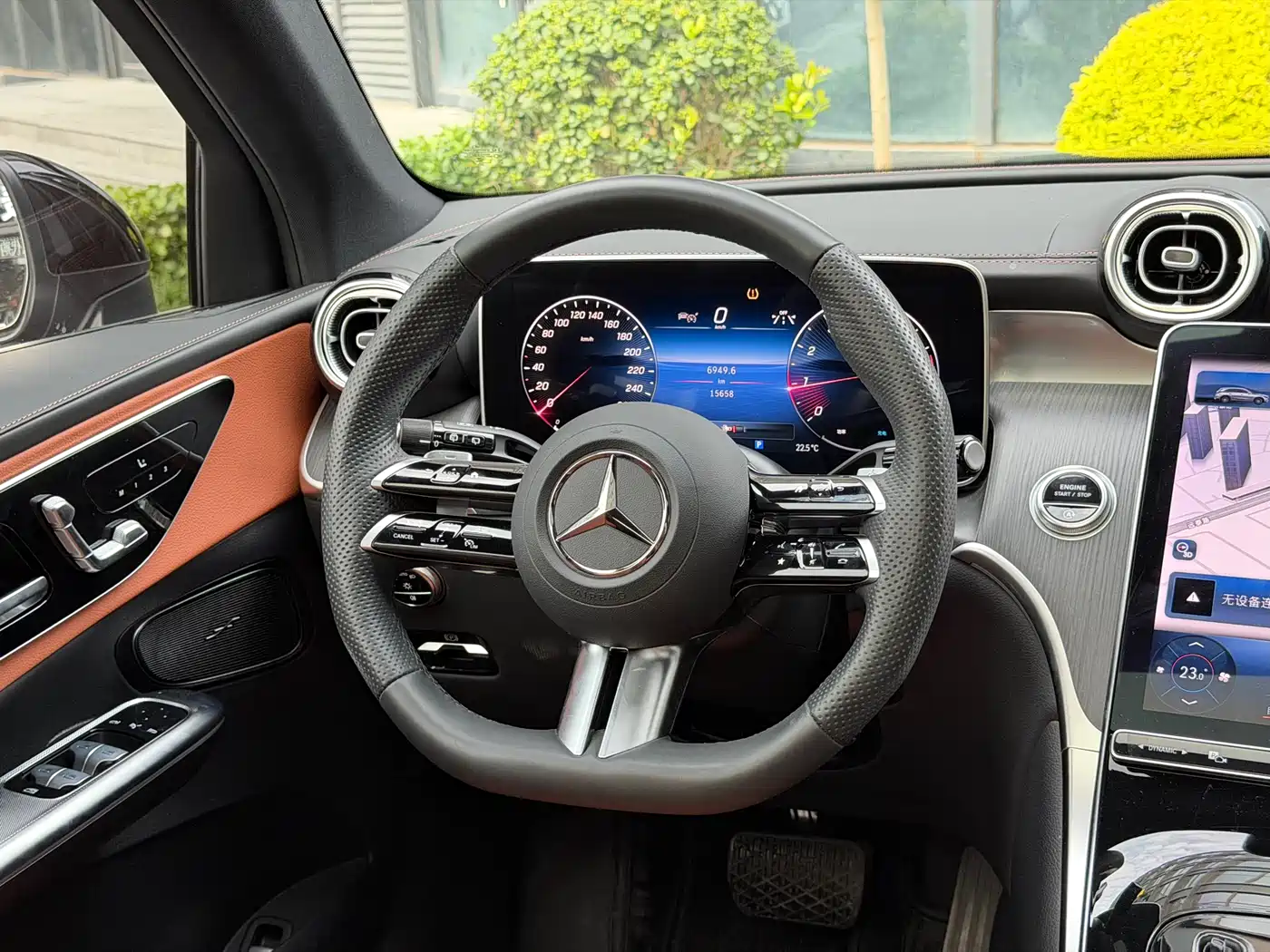 Mercedes-Benz GLC 2024 GLC 260 L 4MATIC Luxury 5-seater фото 10