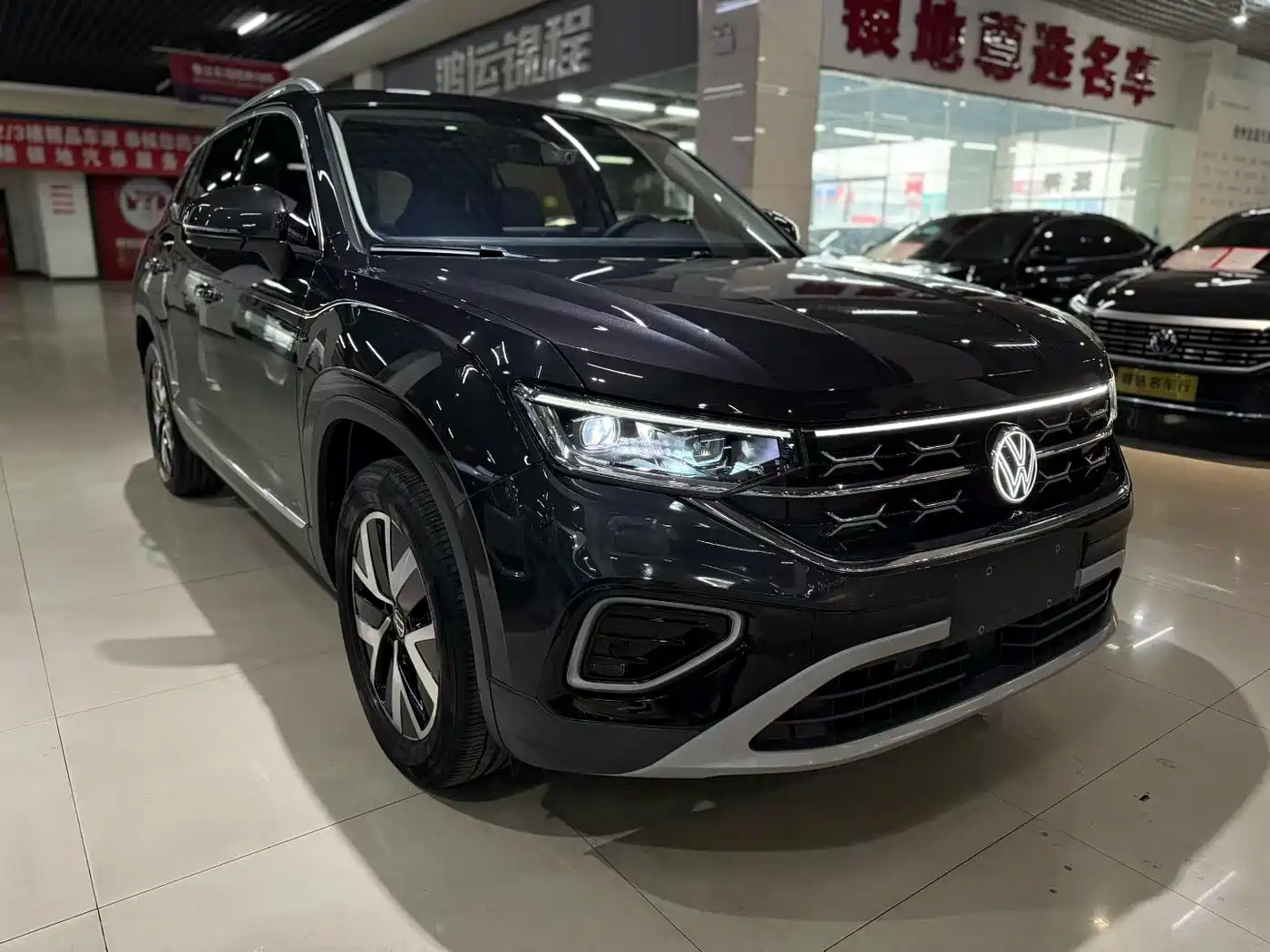 Volkswagen Tayron 2024 330TSI 2WD Luxury Plus Advanced фото 3