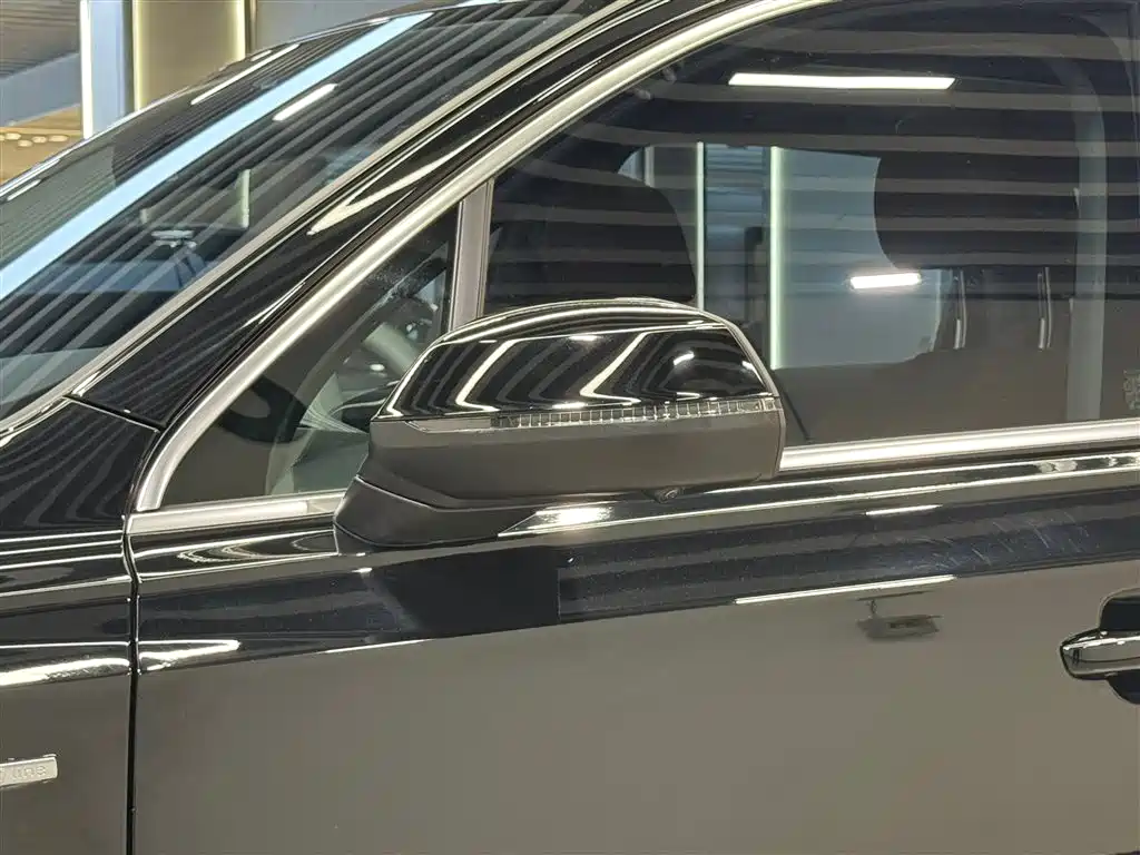 Audi Q7 2023 45 TFSI quattro S line Sport фото 13