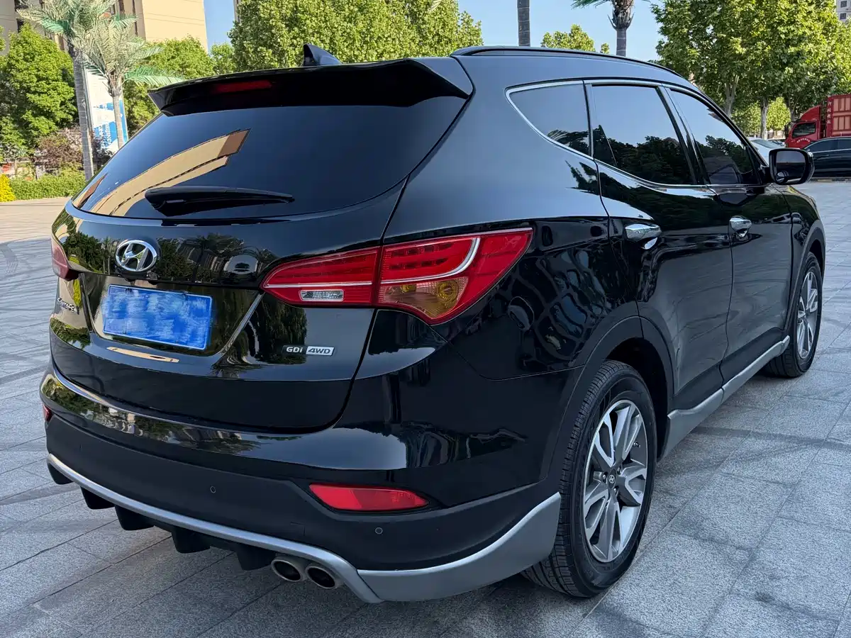Hyundai Santa Fe (Import) 2013 3.0L 4WD Comfort Navigation Edition 7-Seater Euro V фото 5