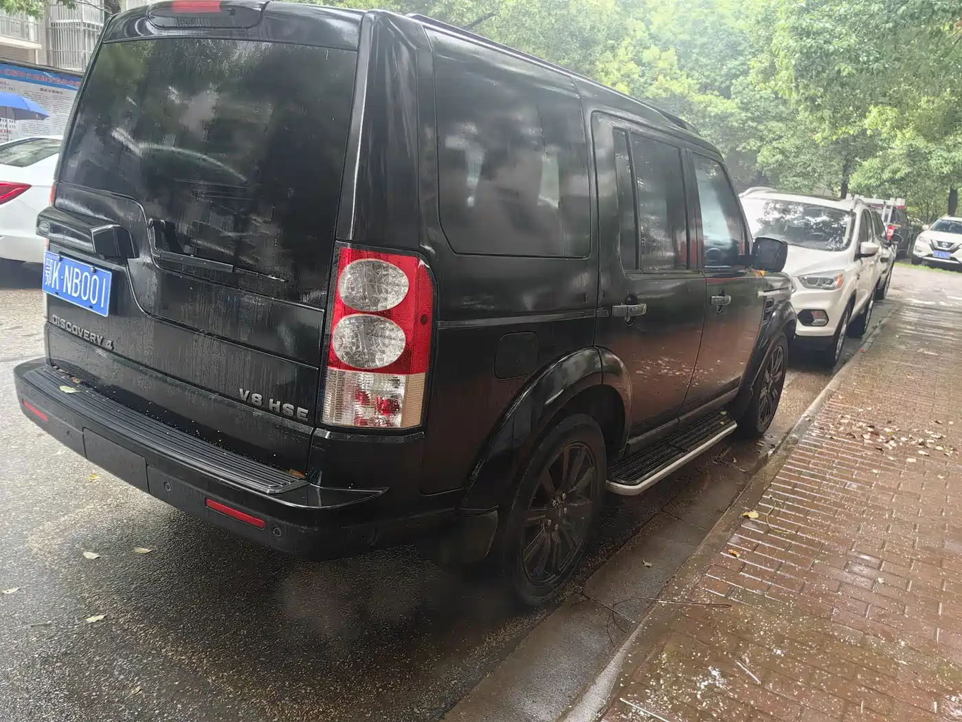 Land Rover Discovery 2012 5.0 V8 SE фото 4