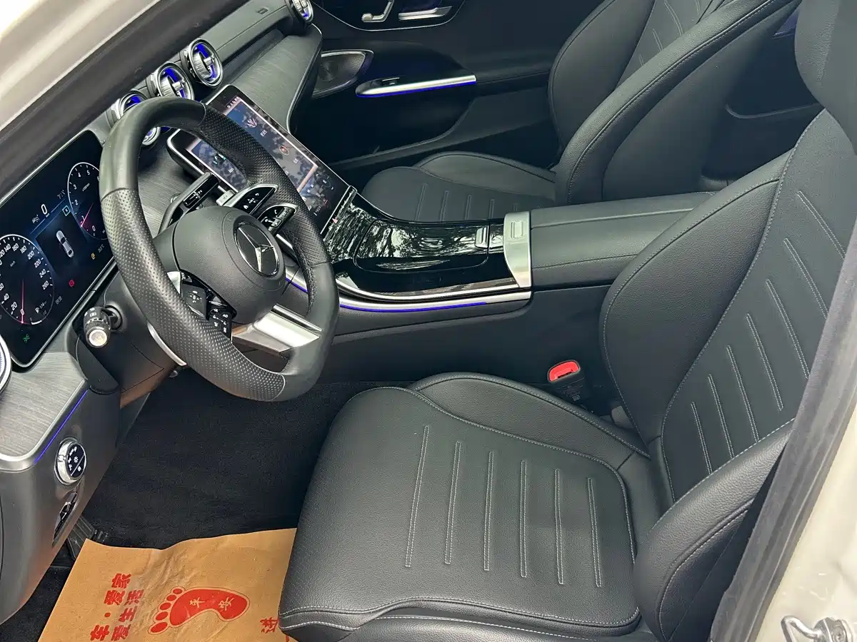 Photo 4 - Mercedes-Benz C-Class