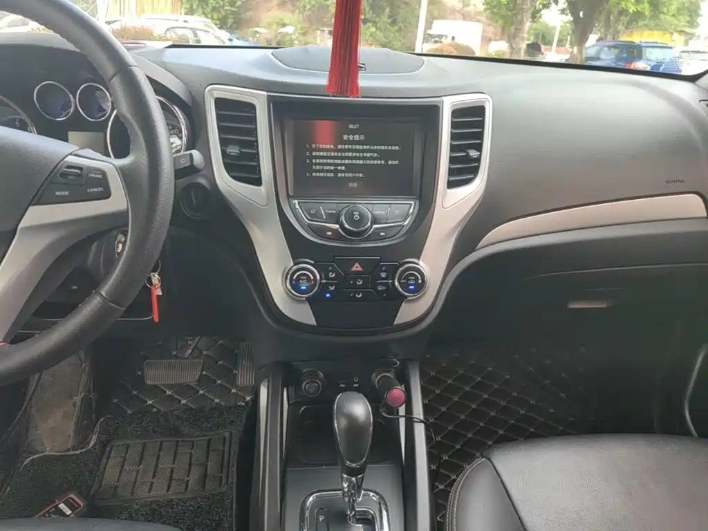 Changan CS35 2017 2016 1.6L Automatic Luxury Model China V