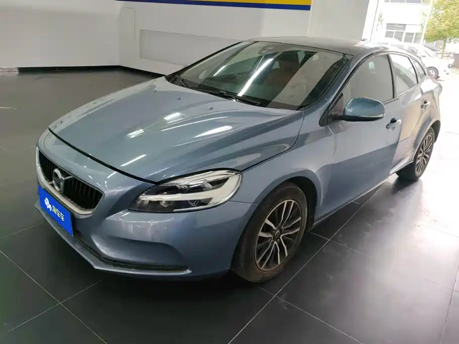 2018 Volvo V40