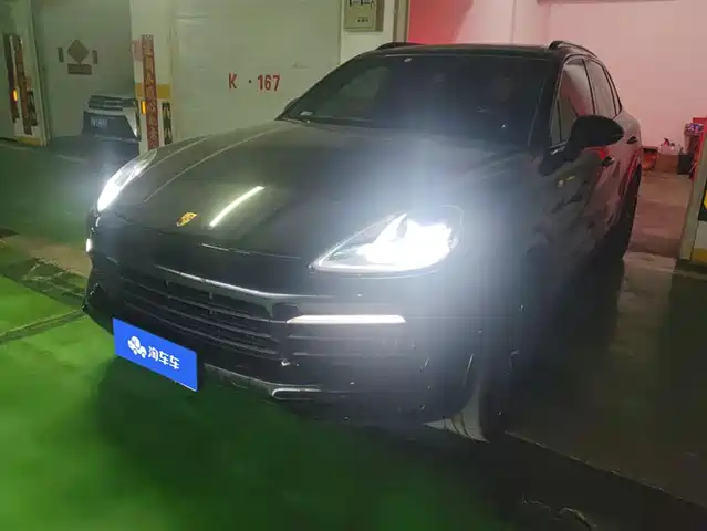 PORSCHE CAYENNE