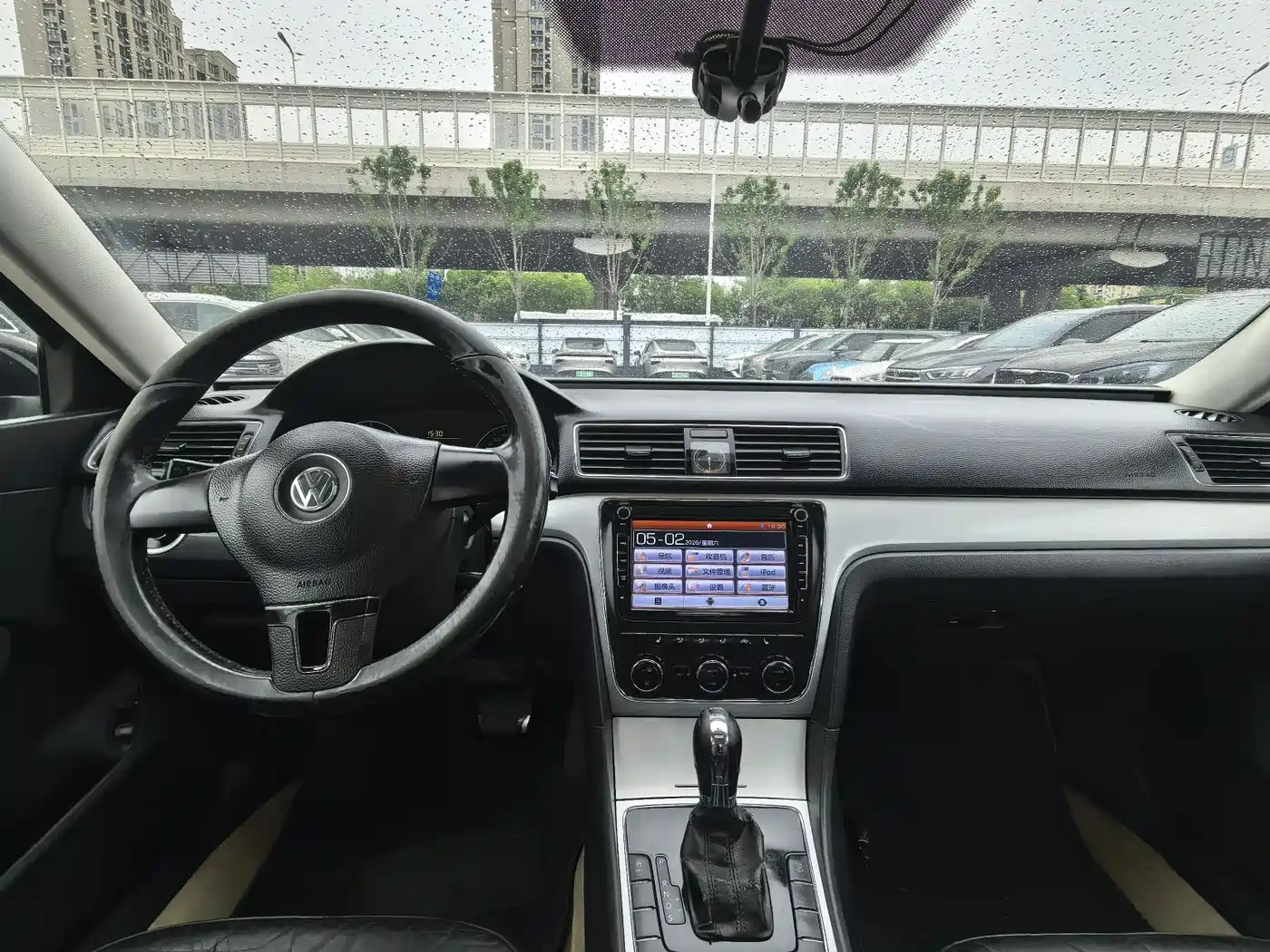 Volkswagen Passat 2011 1.8TSI DSG Royal Edition фото 5