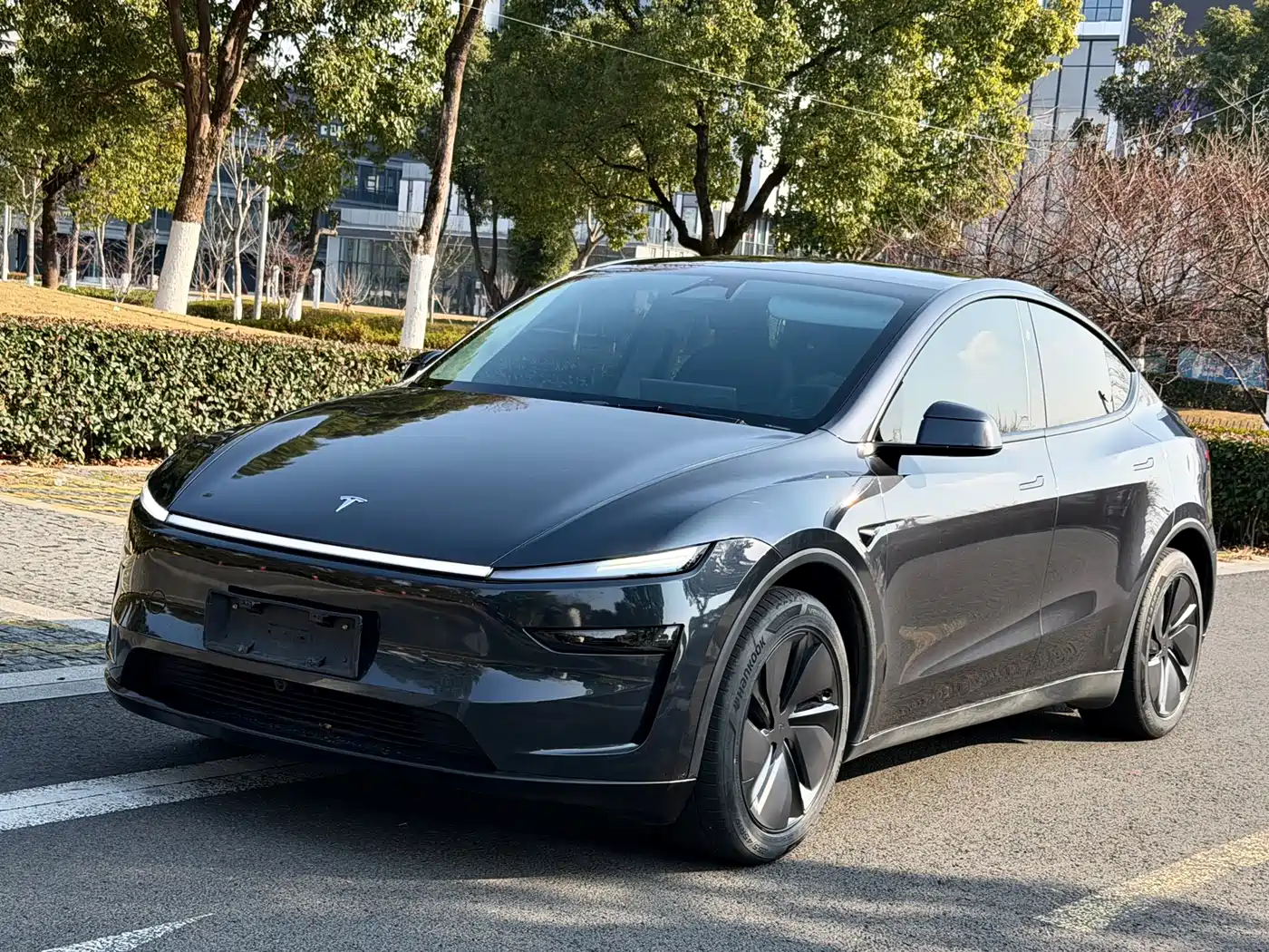 Tesla Model Y 2025 Rear-Wheel Drive