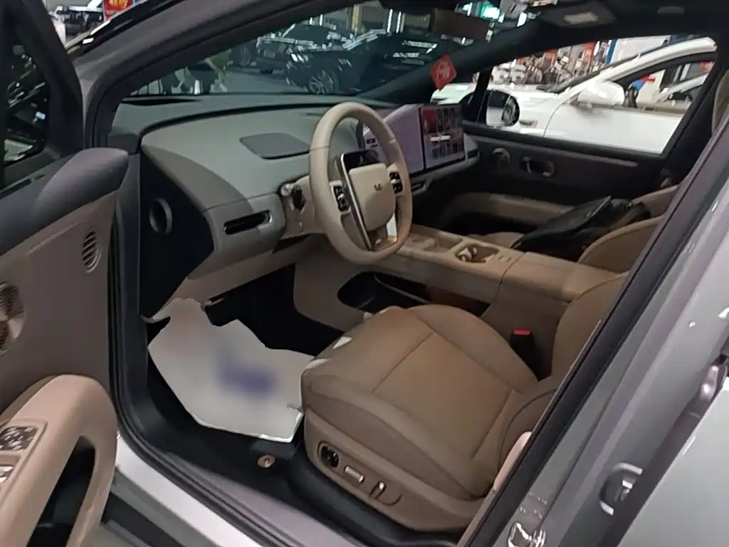 Li Auto i6 2025 2025 4WD Base Model