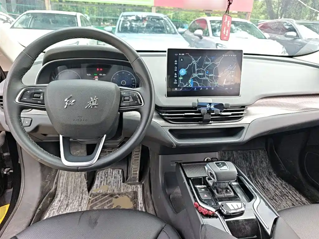 Hongqi E-QM5 2022 431km Charging Enjoyment Edition фото 10