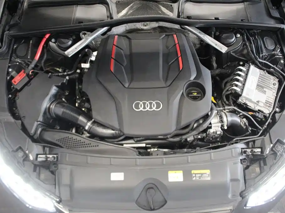 صورة 11 - Audi S4