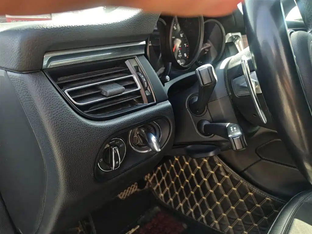 Porsche Macan 2020 Macan 2.0T фото 8