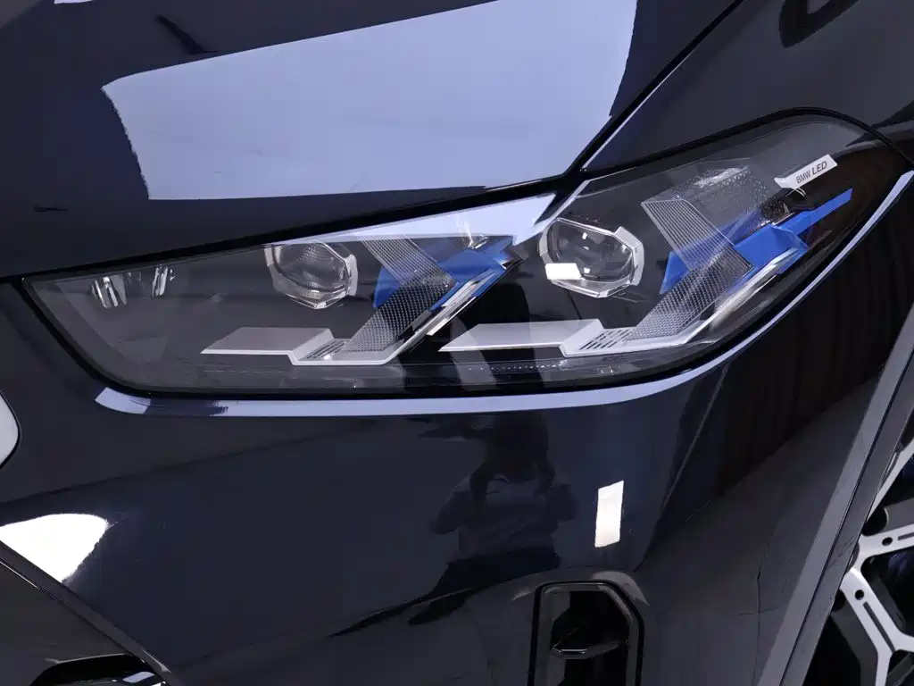 Photo 4 - BMW X6