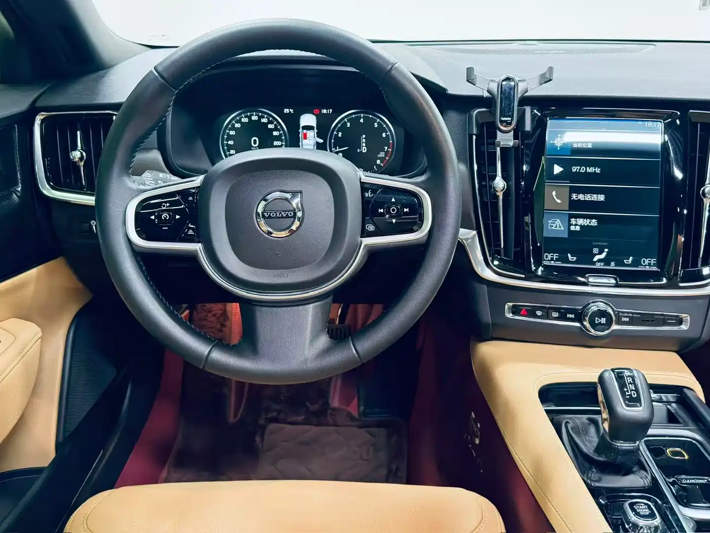 Фото 8 - Volvo V90