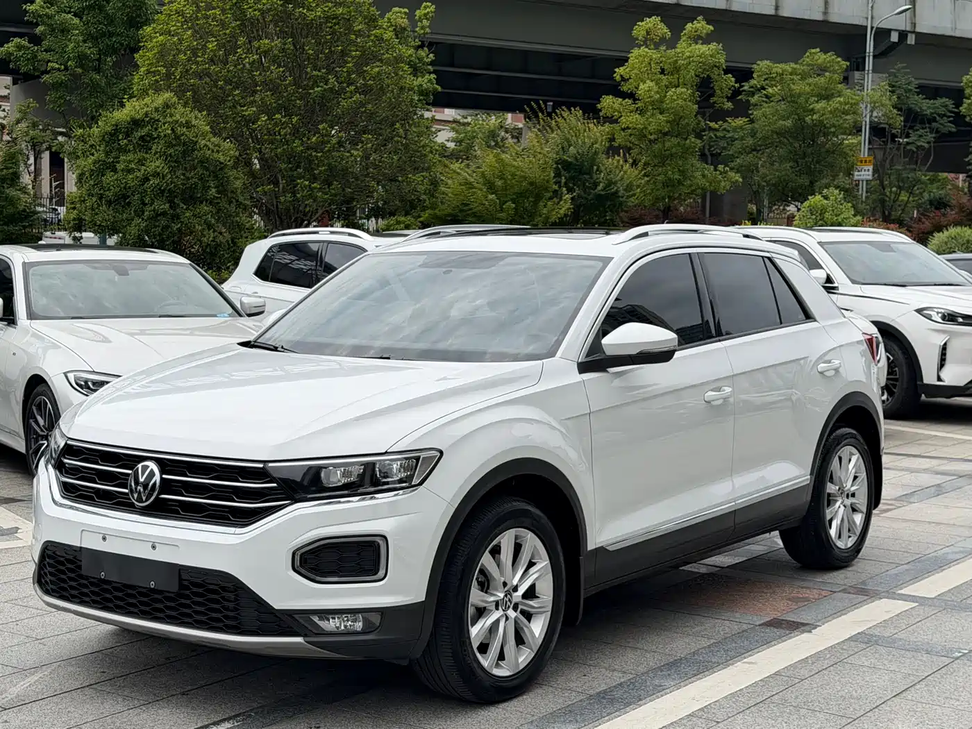 VOLKSWAGEN T-ROC EXPLORING SONGS