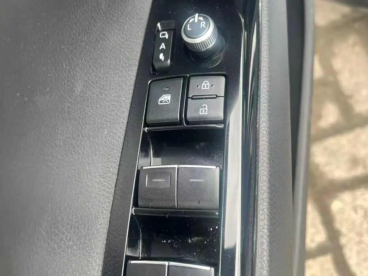 Toyota Camry 2021 2.0G Luxury Edition фото 5