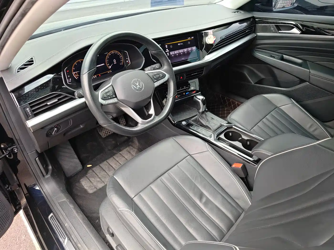 Volkswagen Passat 2022 280TSI Elite Edition фото 13