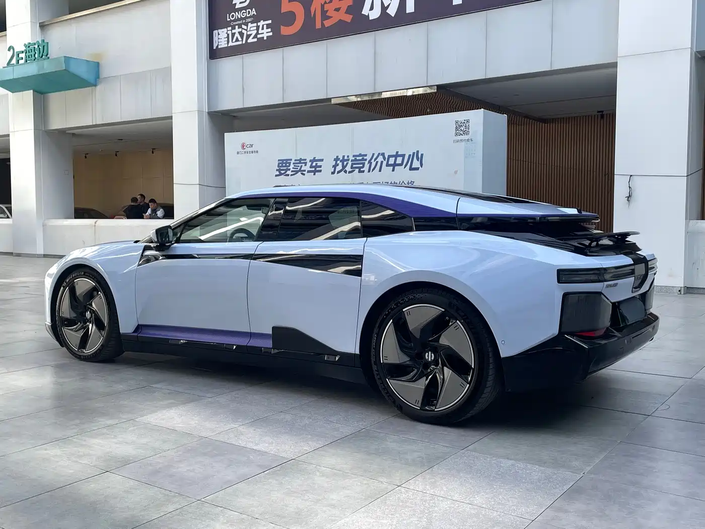 HiPhi Z 2023 5-Seater фото 15