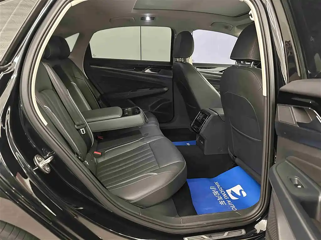 VOLKSWAGEN PASSAT NEW ENERGY