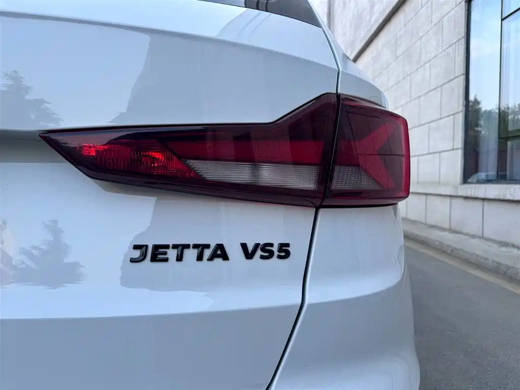 JETTA VS5